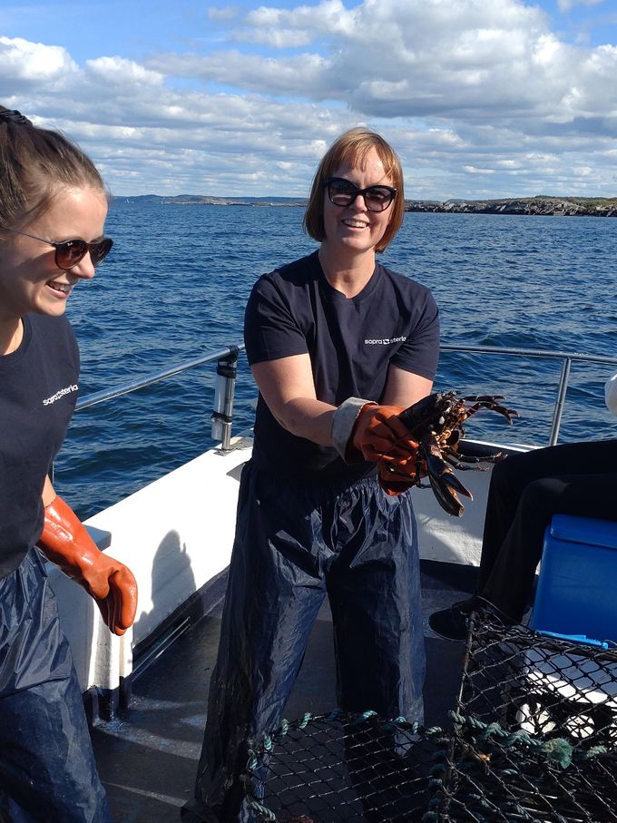 Ta med dej dina vänner eller familjen på en unik upplevelse i den bohuslänska skärgården. Fiska hummer med Hajen fiskecharter